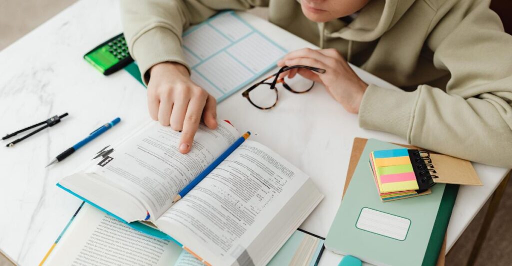 O que estudar para passar no concurso?